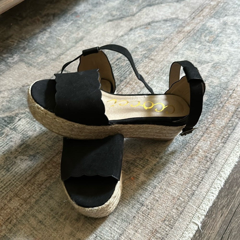 Black sandals, women’s 8.5